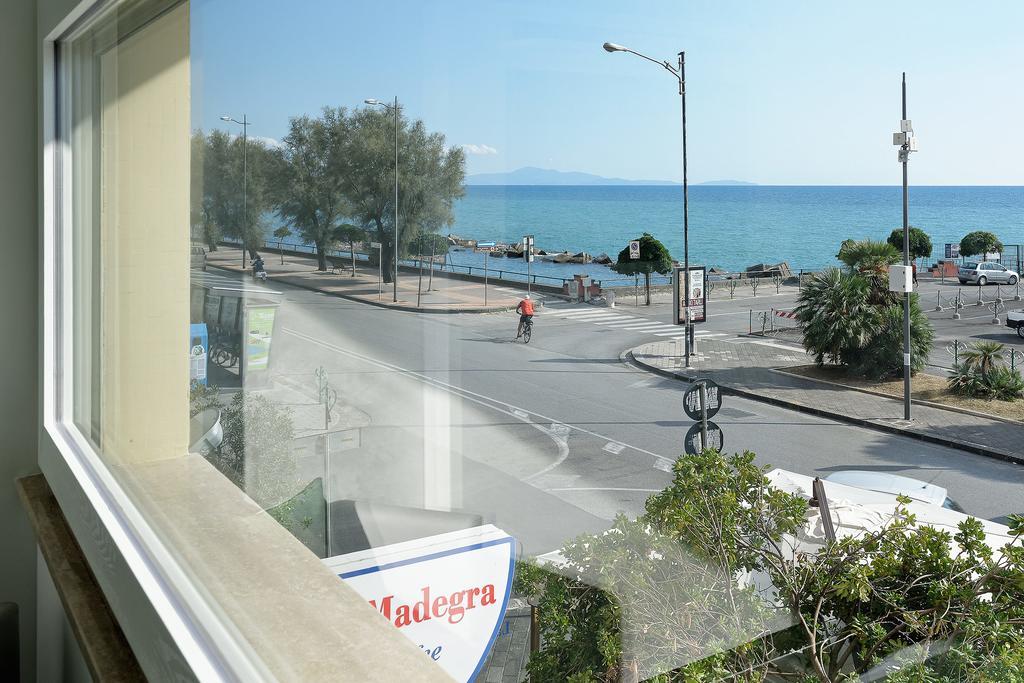 La Madegra Seasuite Salerno Dış mekan fotoğraf