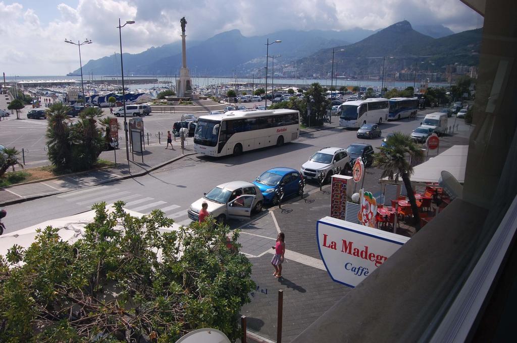 La Madegra Seasuite Salerno Dış mekan fotoğraf